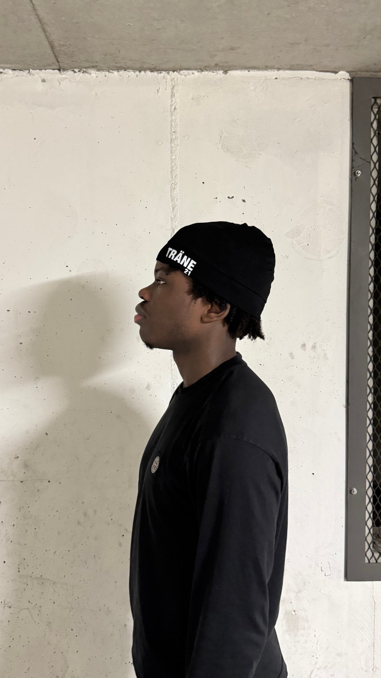 "TRÄNE 21" BLACK BEANIE